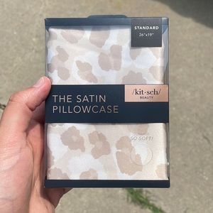 Kitsch satin pillowcase